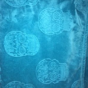 Dream Suite Turquoise Skull Print Blanket